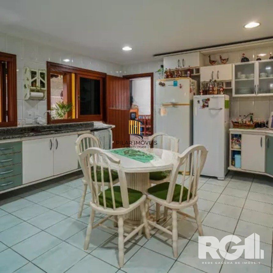 Casa 4 dormitórios no bairro Parque Santa Fé