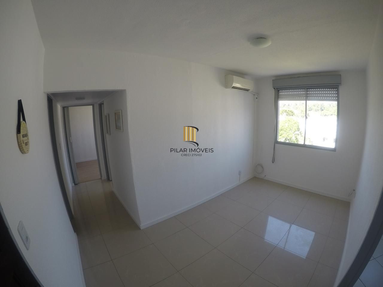 Apartamento com 2 dormitórios totalmente reformado com 2 vagas rotativas.