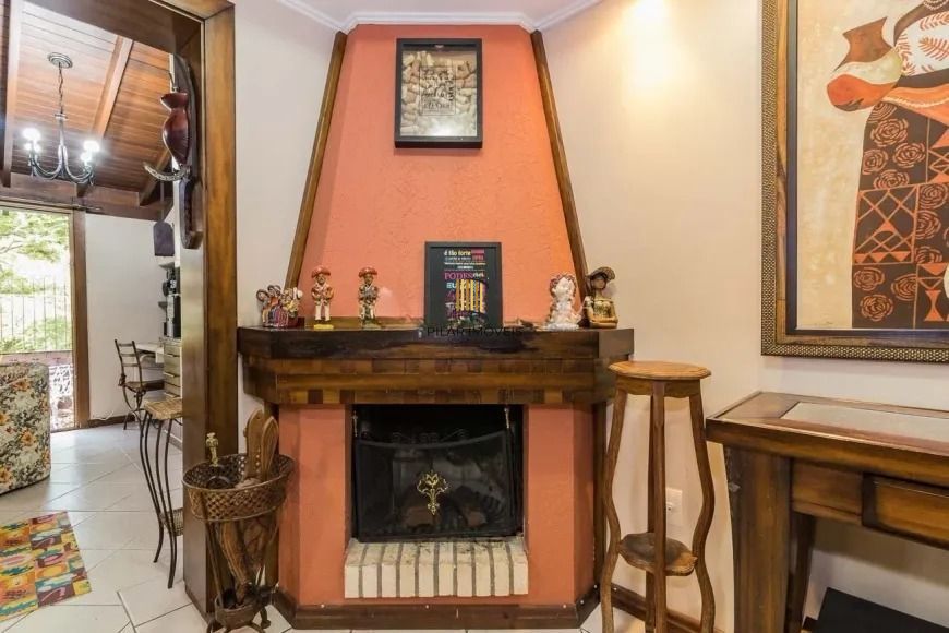 Casa em condomínio fechado com 3 dormitórios suíte  e lazer completo 101m²