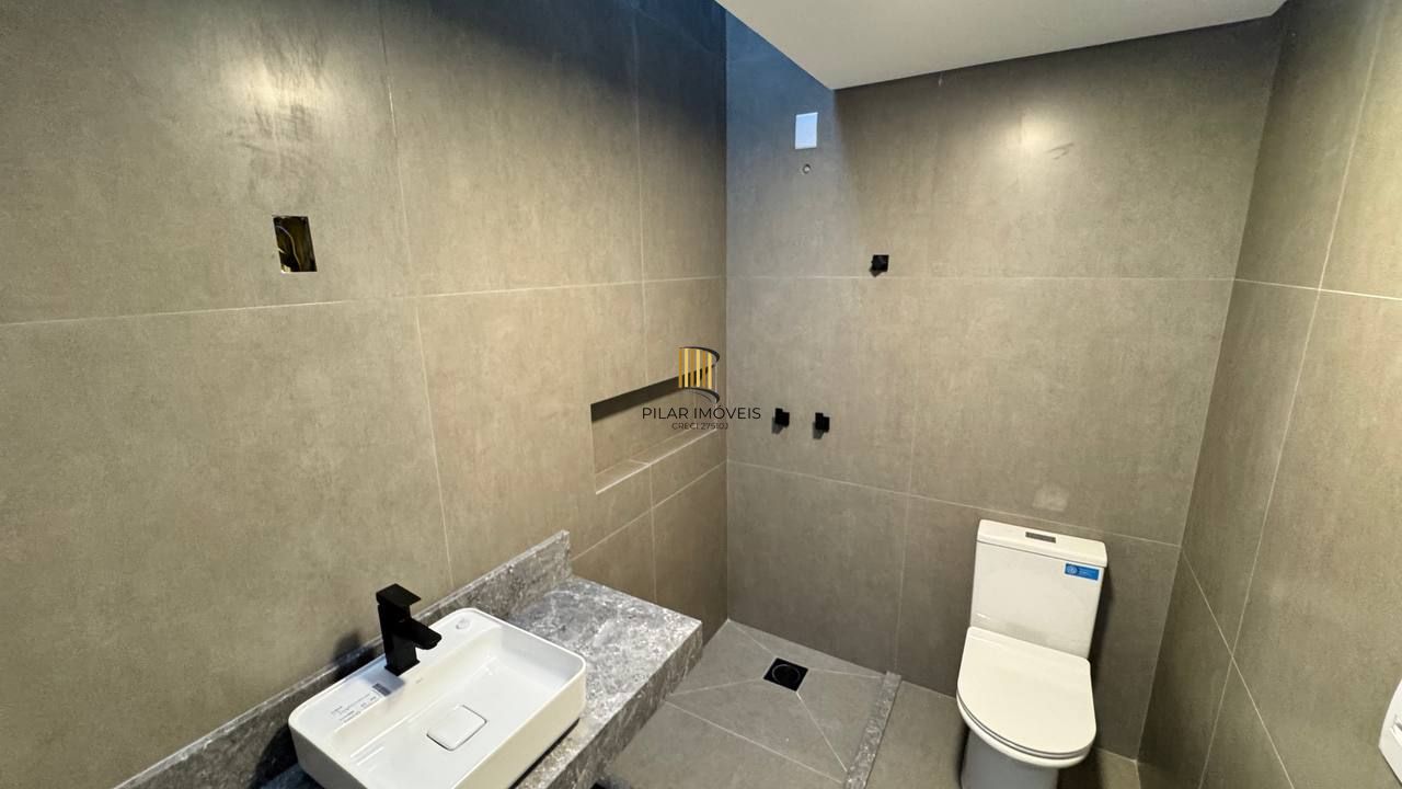 Casa com 3 suítes e pátio privativo na Zona Norte, bairro Ecoville