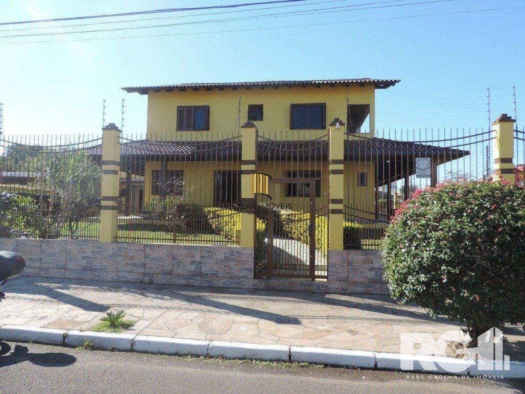 Casa 4 dormitórios no bairro Parque Santa Fé