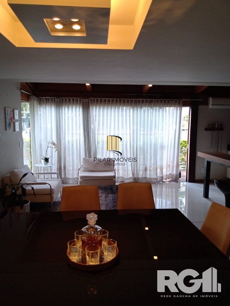 Casa 4 dormitórios no bairro Jardim Itu