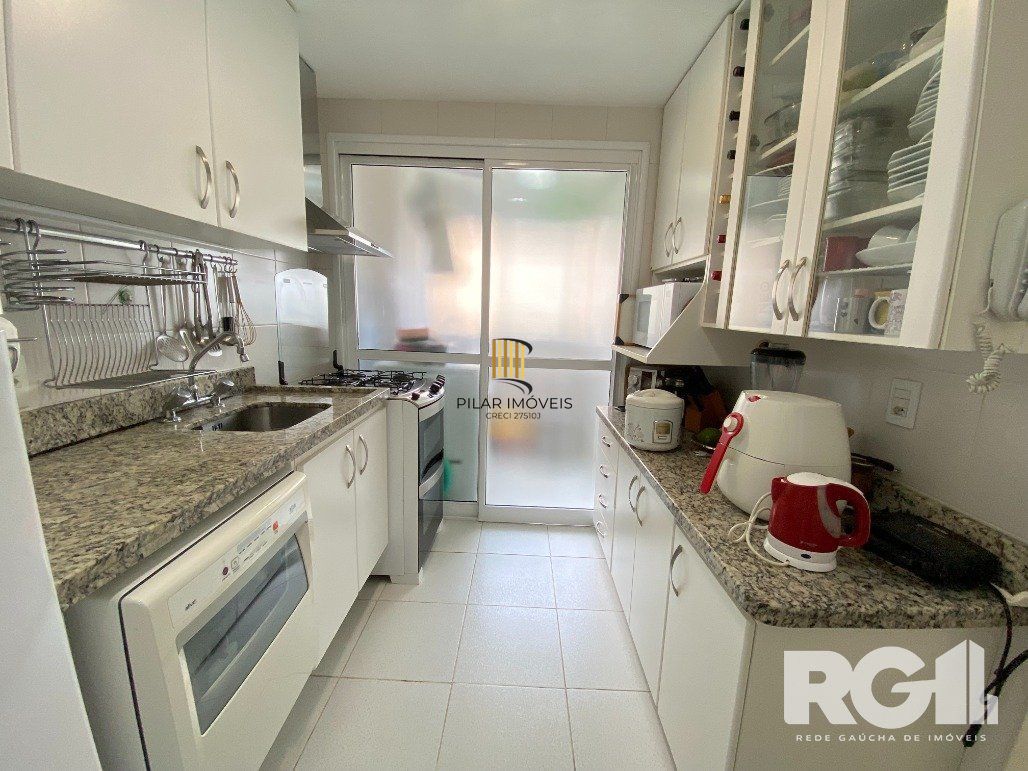 Apartamento de 2 dormitórios com suíte, churrasqueira, 2 vagas, condomínio com infraestrutura completa.