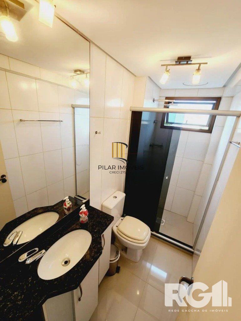 Apartamento todo Mobiliado com 2 dormitórios,  Boulevard Assis Brasil.