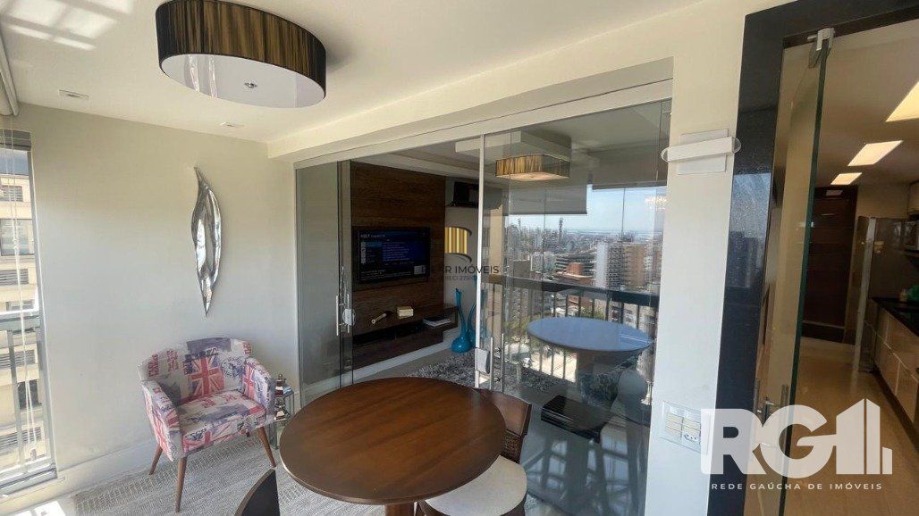 Apartamento 2 dormitórios no bairro Três Figueiras