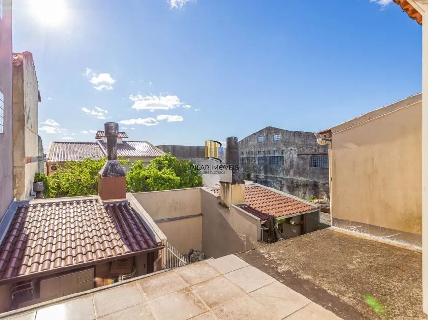Casa sobrado, 2 dormitórios, 66m² privativos, no Jardim Leopoldina, Porto Alegre