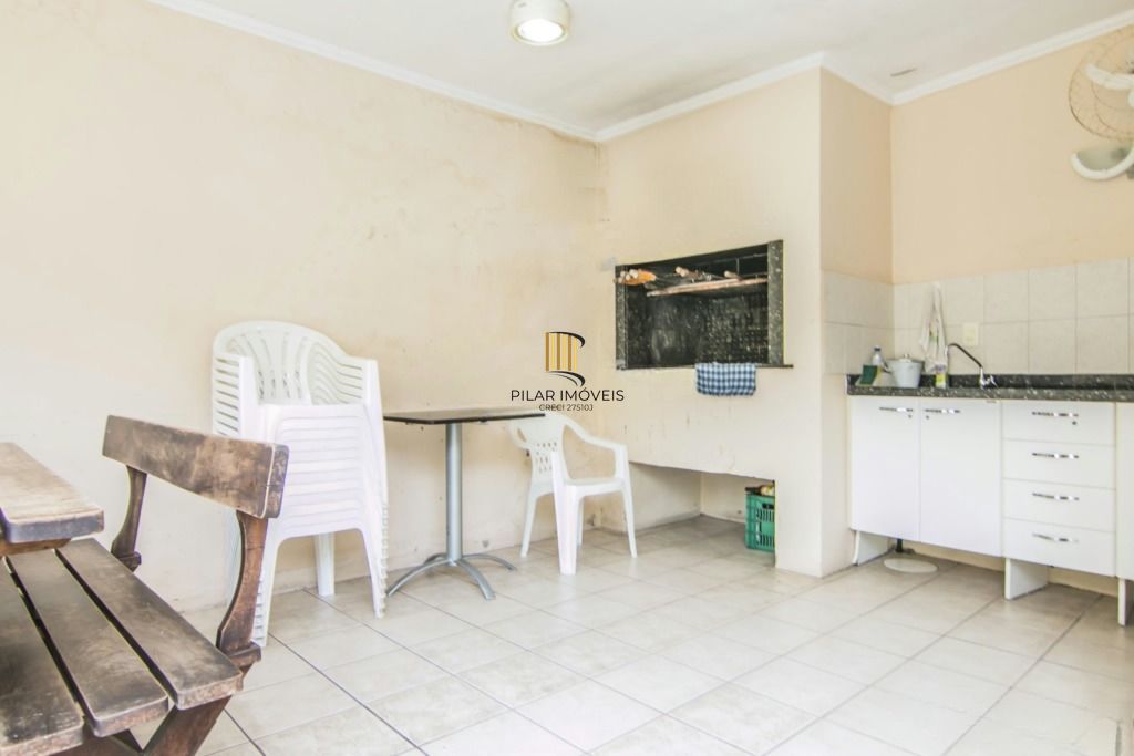 Casa em condomínio com 3 dormitórios, suíte e 2 vagas