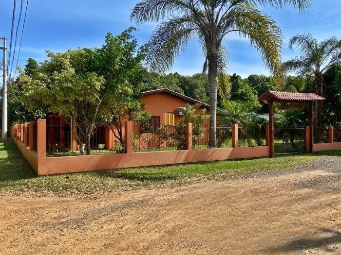 Casa 3 dormitórios no bairro Águas Claras