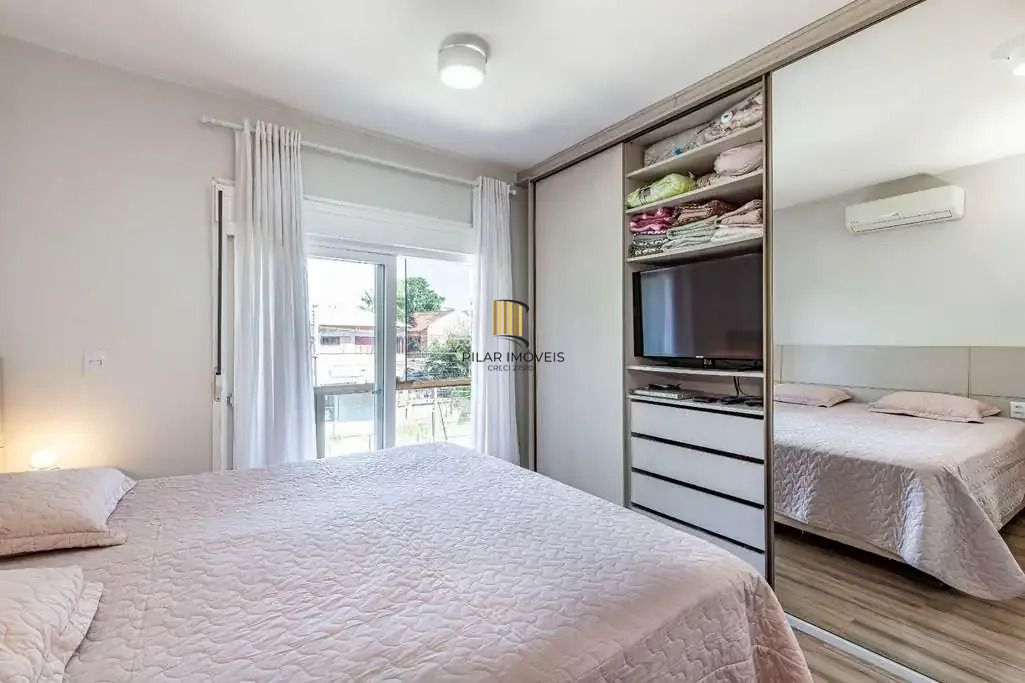 Sobrado com 3 Dormitórios, Suíte e Terraço Panorâmico - Jardim Planalto