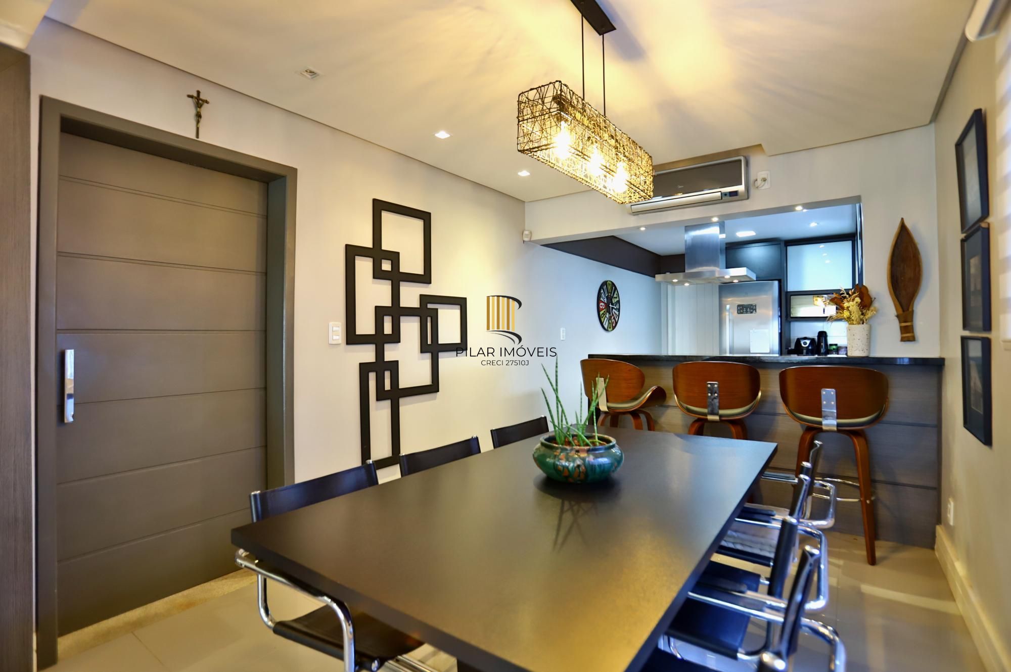 Casa mobiliada com suíte, patio e espaço gourmet completo