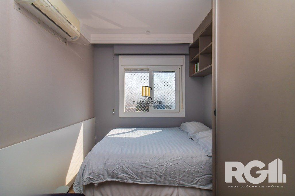 Apartamento semimobiliado com 3 dormitórios e 2 vagas em condomínio completo