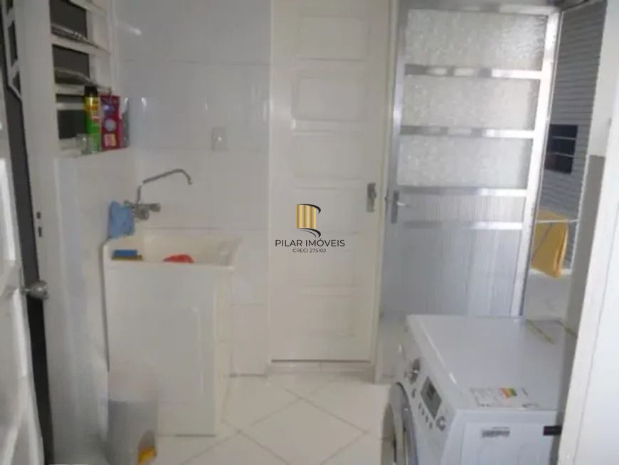 Casa térrea com 3 dormitórios, suíte e 3 vagas.