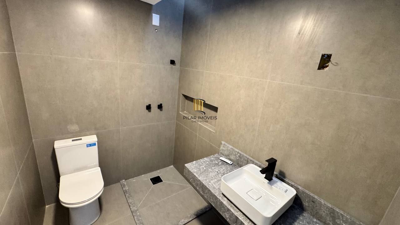 Casa com 3 suítes e pátio privativo na Zona Norte, bairro Ecoville