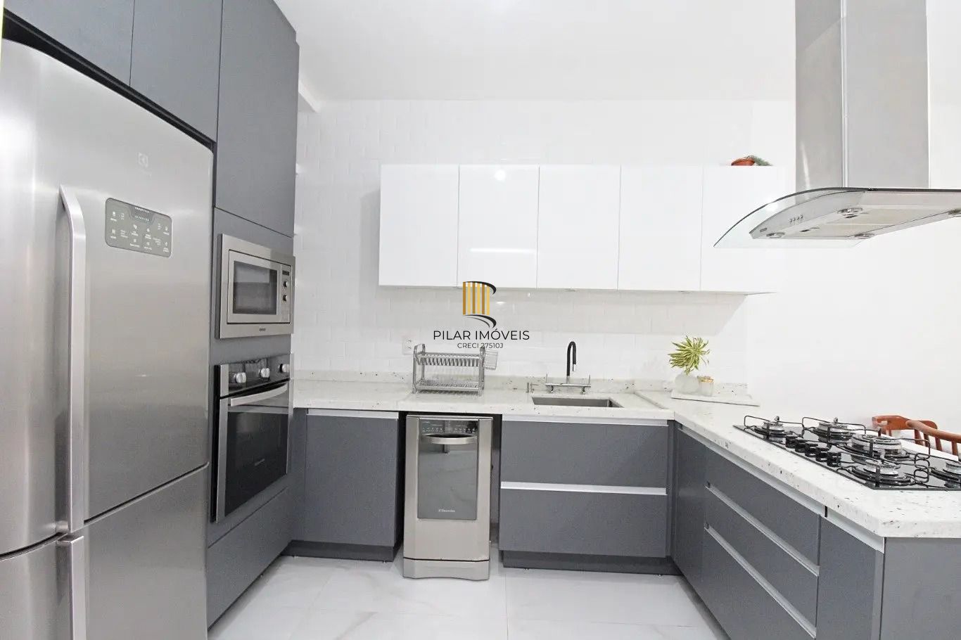 Casa térrea com edícula e salão de festas próximo ao Iguatemi