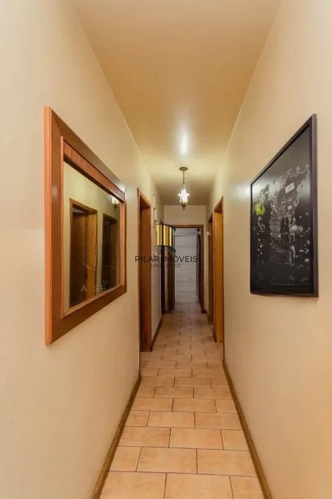 Casa térrea  com 200m² privativos, 3 quartos, Rua Sylvio Sanson - Sarandi