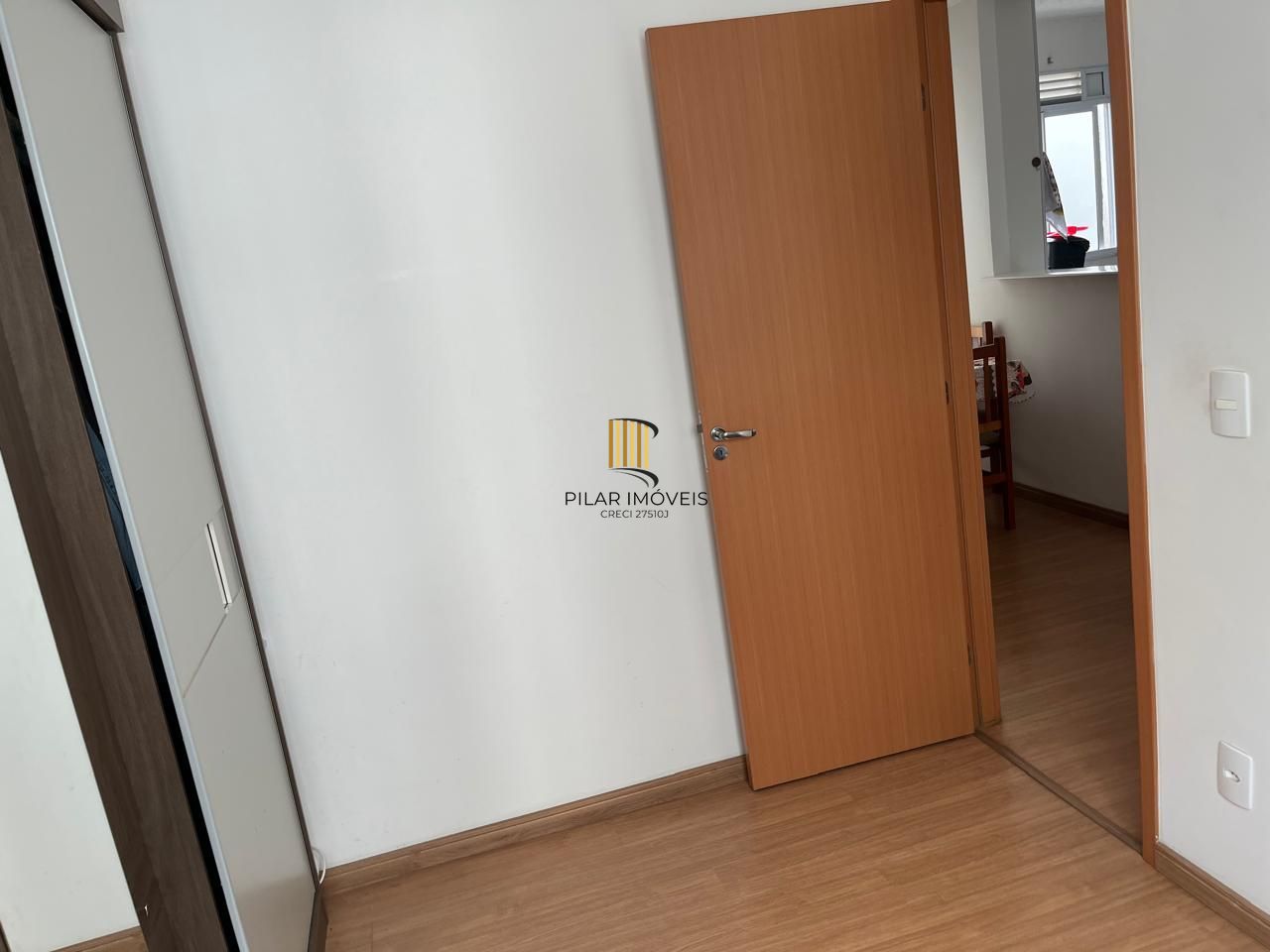 Apartamento com 2 dormitórios e vaga na Protásio Alves