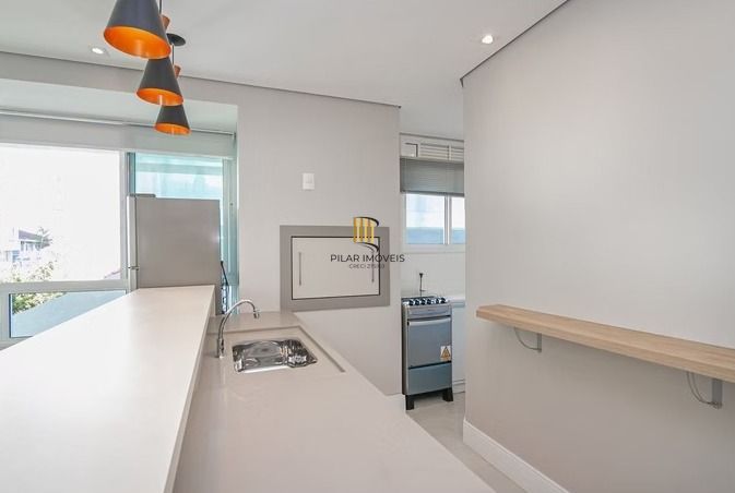 Apartamento 100% decorado com 92m², suíte, churrasqueira e 2 vagas de garagem.