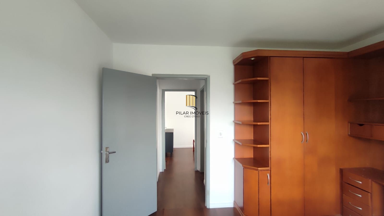 Apartamento 2 dorm com sacada, Mobiliado 1 vaga coberta Porto Alegre