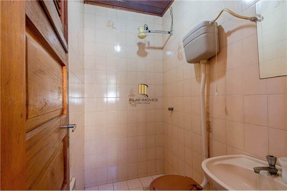 Ampla casa com 4 Dormitórios e Pátio na Zona Norte