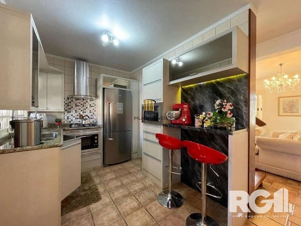 Casa 3 dormitórios no bairro Vila Cachoeirinha