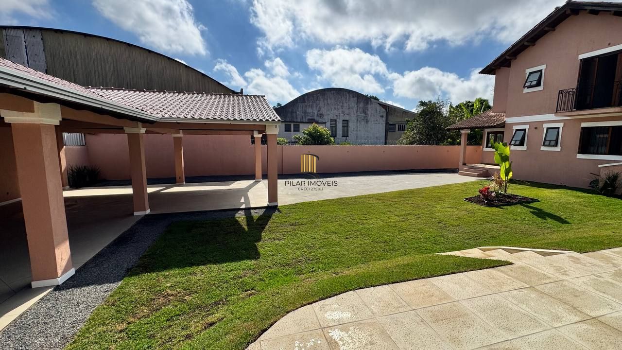 Casa 5 dormitórios no bairro Vila Nova