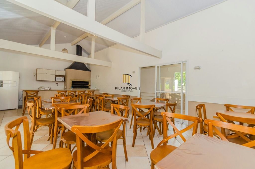 Casa em Condomínio 4 Dormitórios com Suíte no Lindoia - Porto Alegre