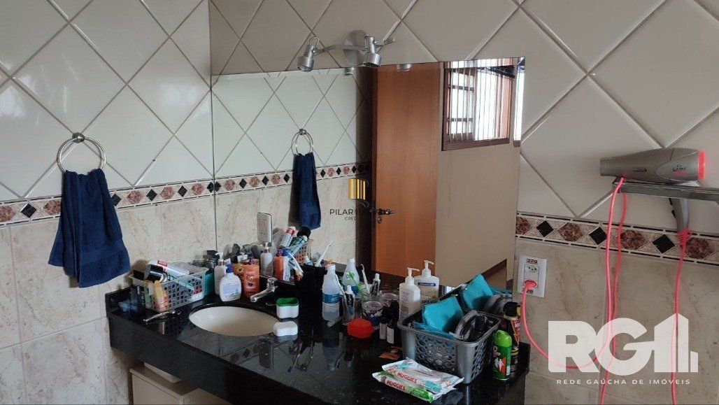 Casa com 3 dormitórios na Rua, Paulo Madureira Coelho, proximo ao novo Cesto, Morro Santana