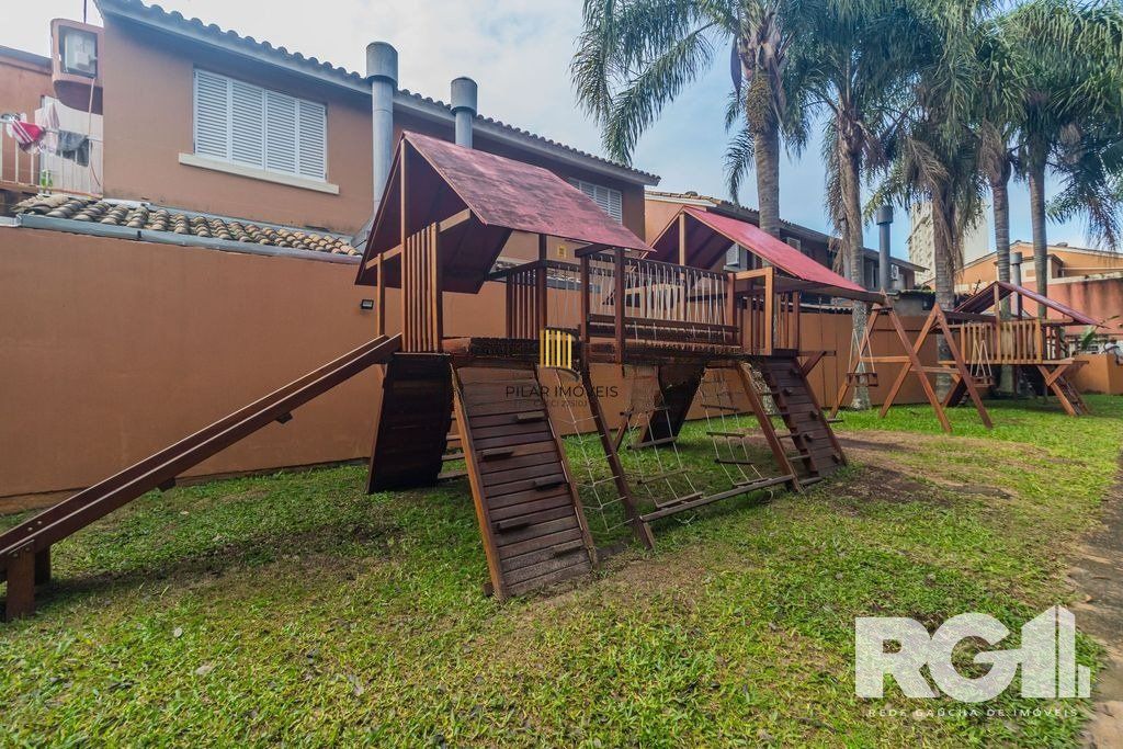 Casa de Condomínio 3 dormitórios no bairro Jardim Itu