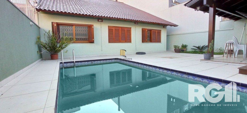 Casa 5 dormitórios no bairro Jardim Itu