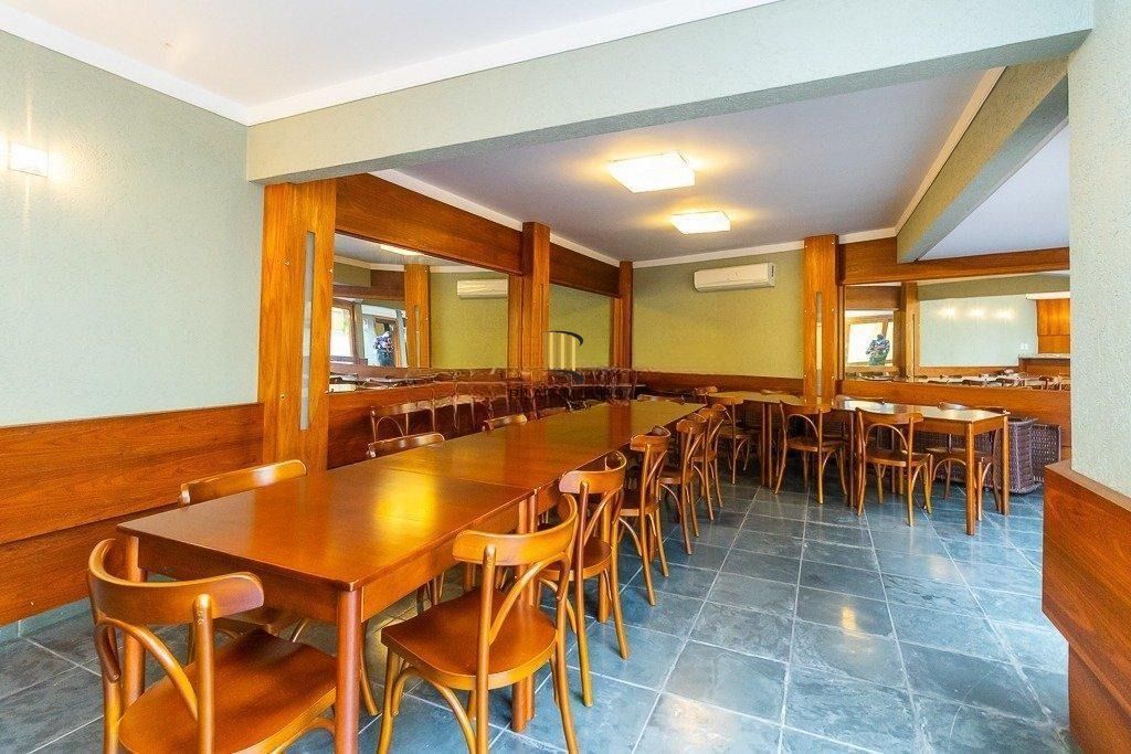 Casa em condomínio com 4 quartos, 2 suítes e 2 vagas à - Jardim Sabara