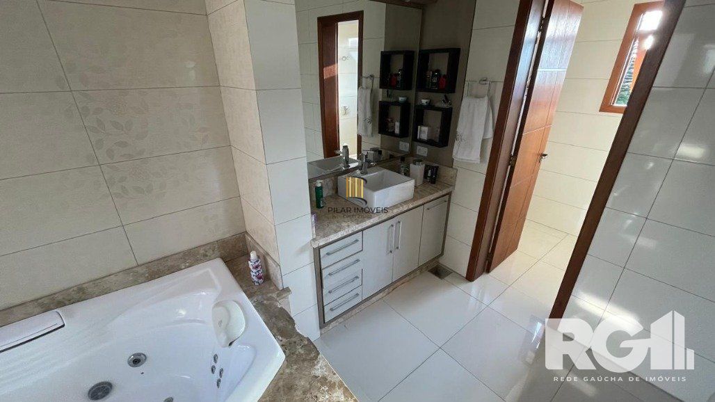 Casa 4 dormitórios no bairro Jardim Sabará