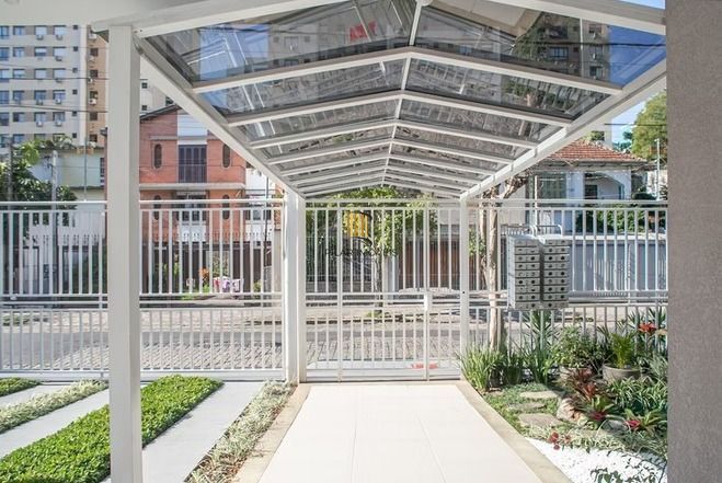 Apartamento 100% decorado com 92m², suíte, churrasqueira e 2 vagas de garagem.