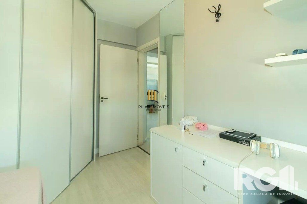 Apartamento com lareira,  2 dorm  Residencial Paris-  Rua: Engenheiro Arnaldo Gladoch  - São Sebastião