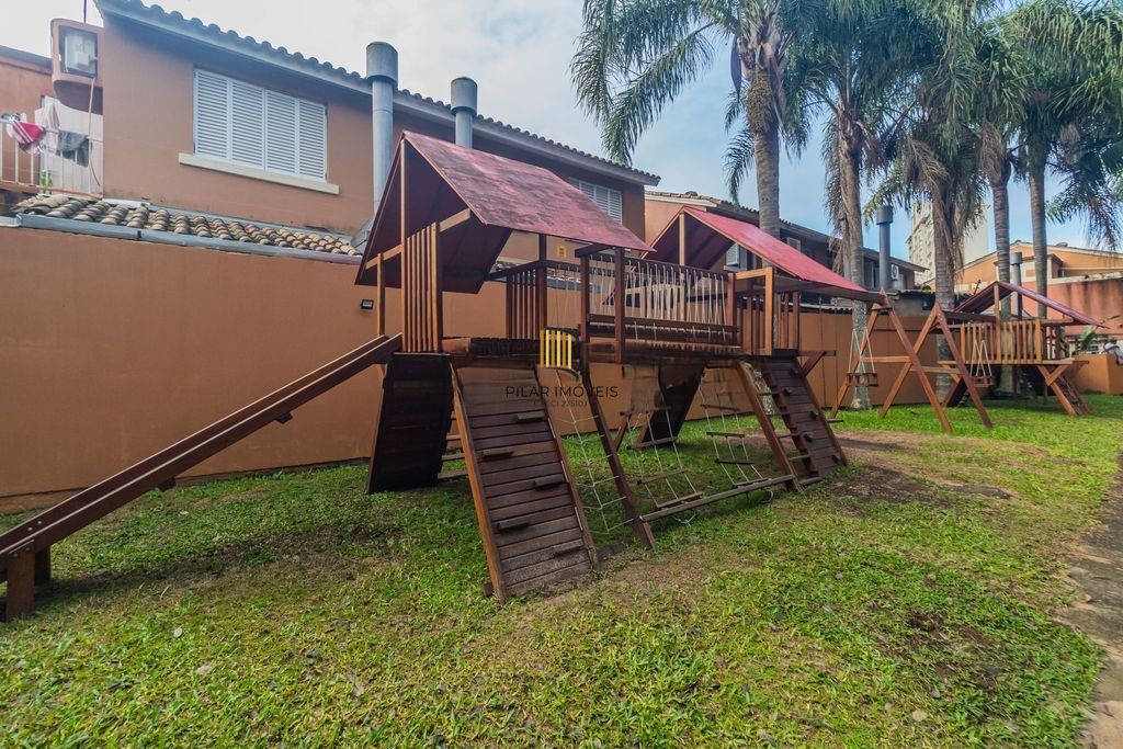 Casa em condomínio 3 dorm na Ary Tarrago