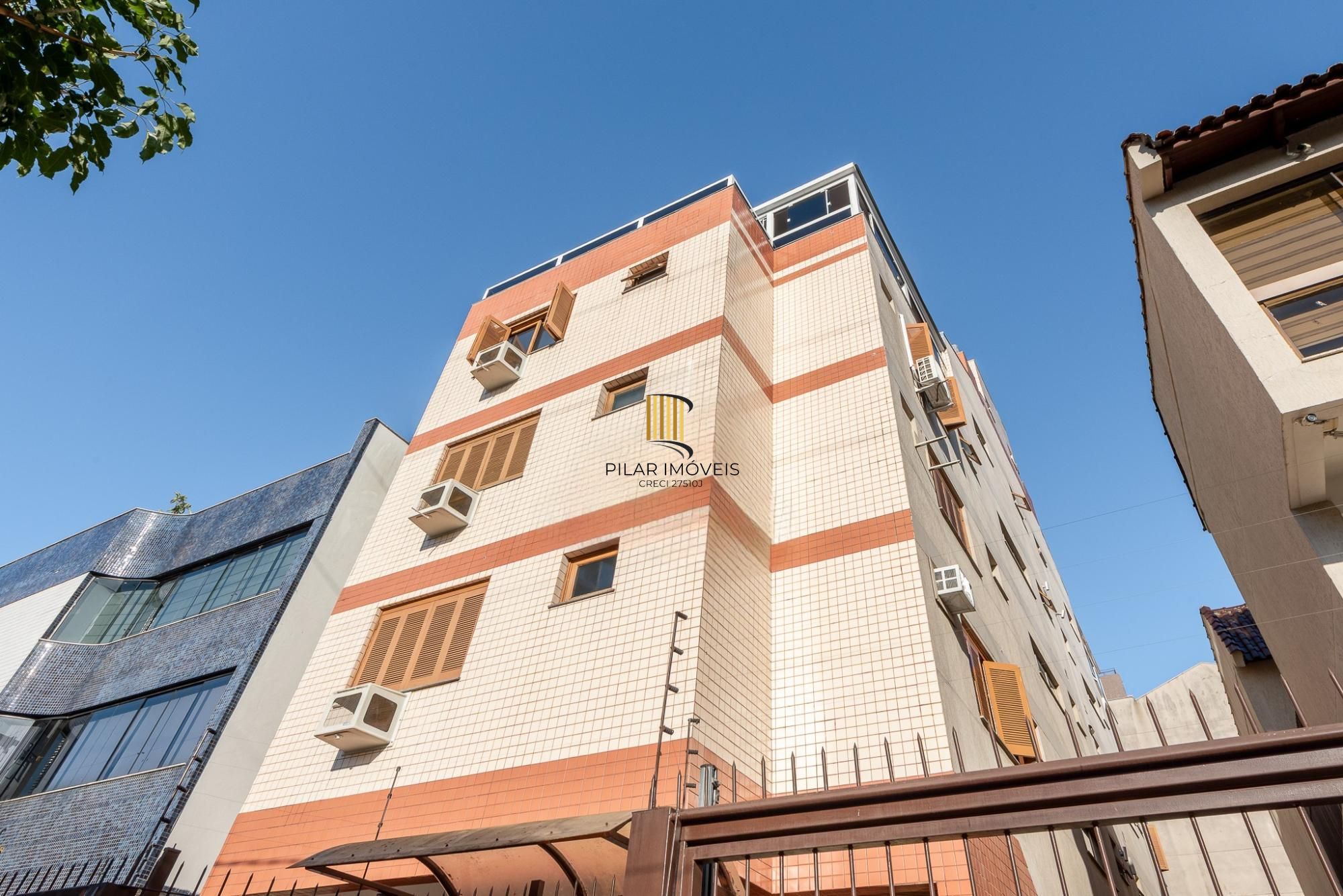 Cobertura 100% reformada,3 dormitórios, 1 suíte, 2 vagas no bairro Jardim Itu