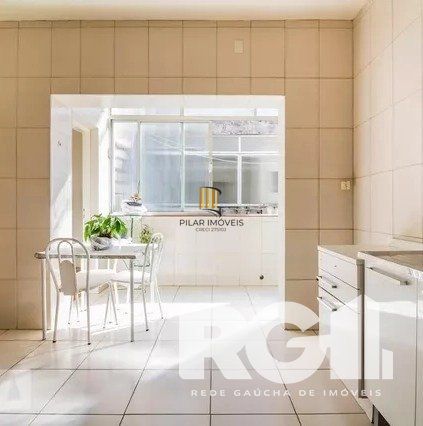 Apartamento 4 Dormitório(s) Bairro Partenon