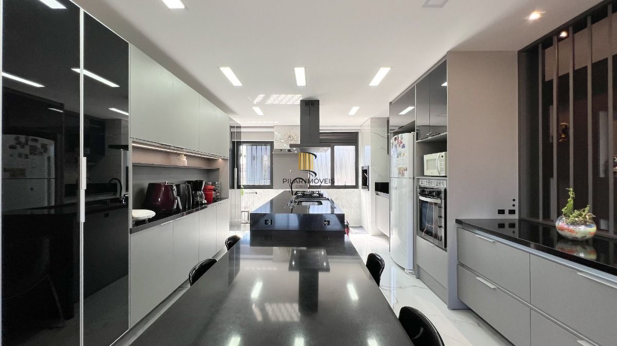 Apartamento de alto padrão com 3 suítes no Jardim Lindóia