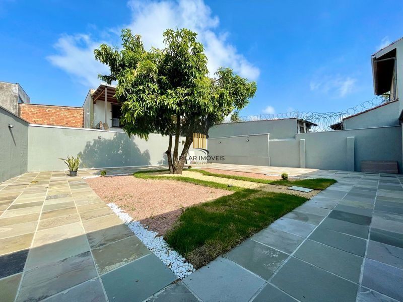 casa terra pátio gigante