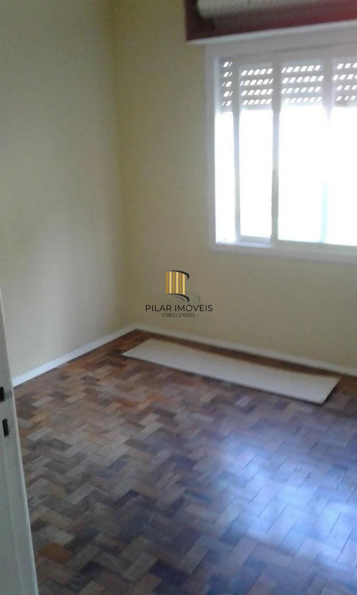 Casa com 3 quartos, espaço gourmet  com churrasqueira - Jardim Leopoldina