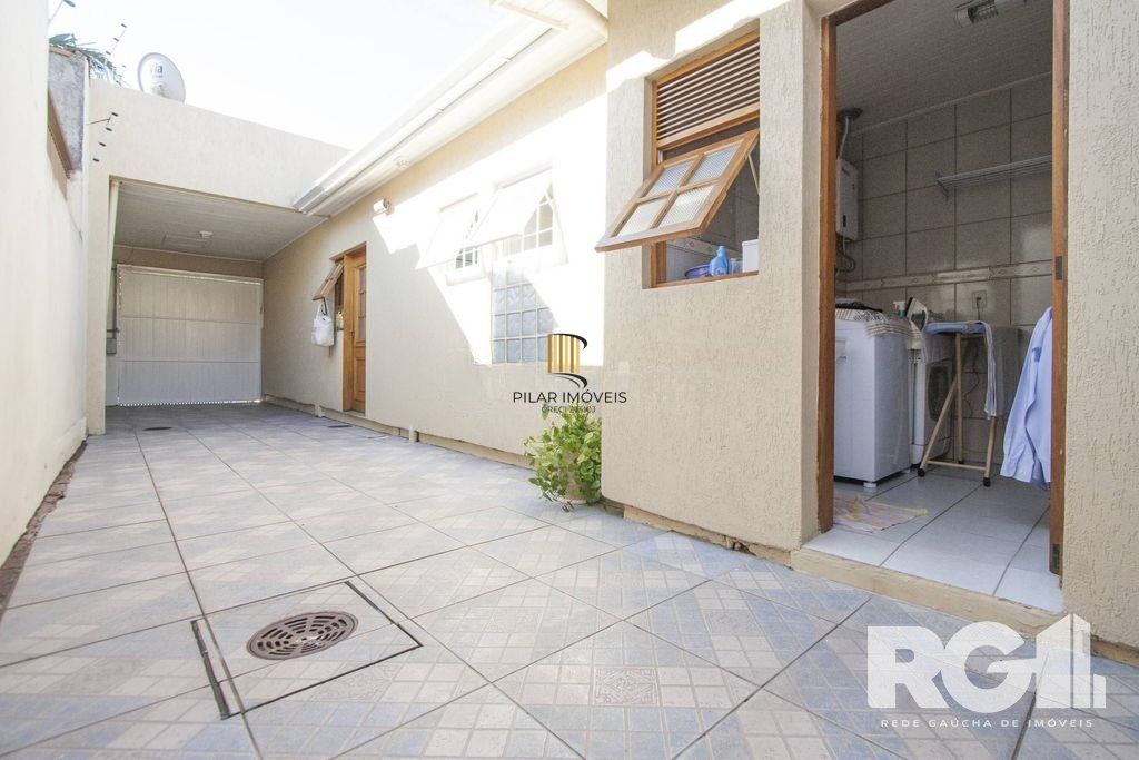 Casa 3 dormitórios no bairro Chácara das Pedras