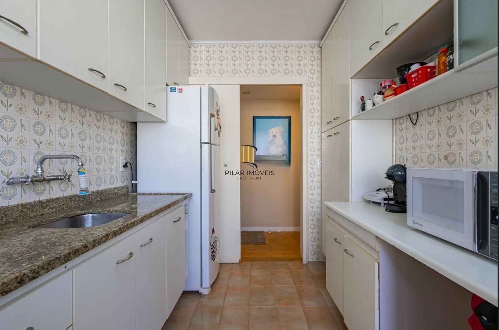 Apartamento de 2 dorm, 80m² privativos com vaga de garagem e elevador.