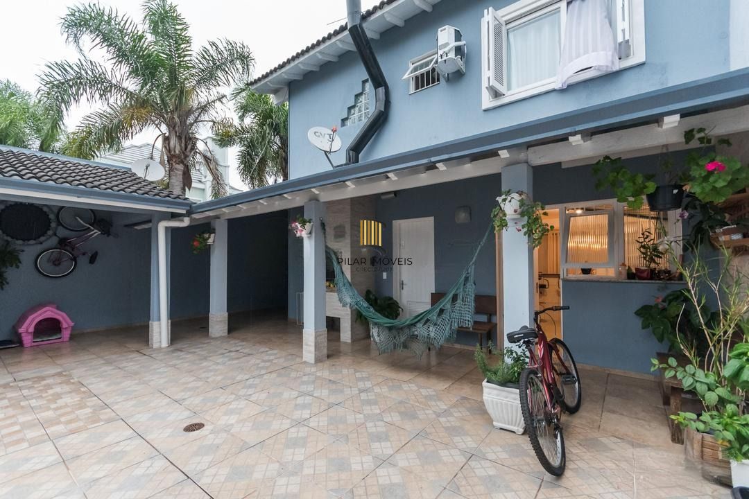 Casa com 3 dormitórios, 01 suíte, 03 vagas