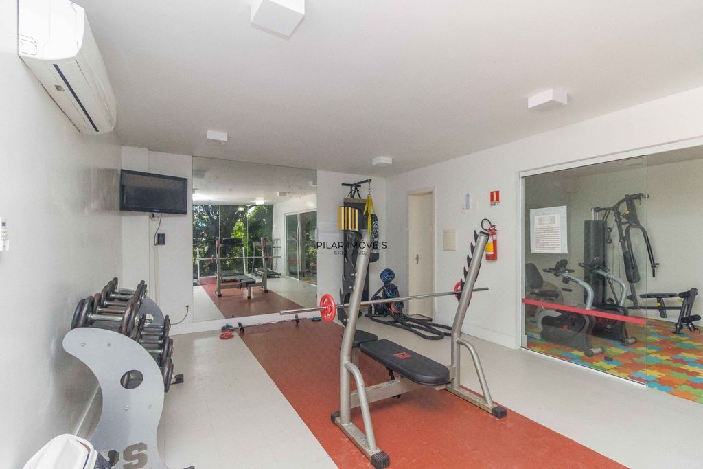 Casa em condomínio com 3 dormitórios, suíte e pátio amplo – 147m²