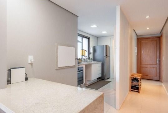 Apartamento Garden com 118m², com 2 dormitórios, 2 suítes, lavabo, churrasqueira, lareira e 2 vagas de garagem.