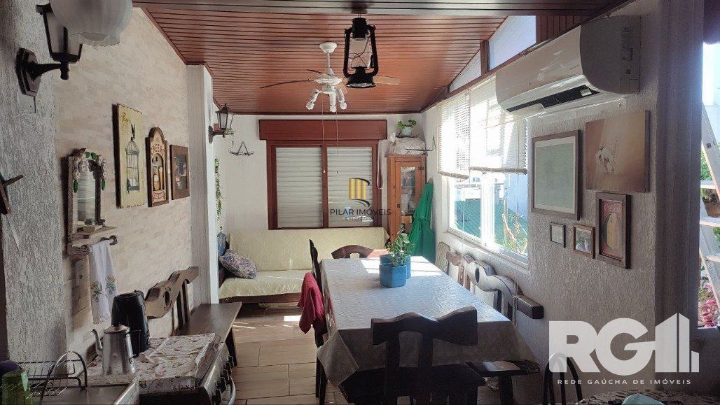 Casa 3 dormitórios no bairro Chácara das Pedras