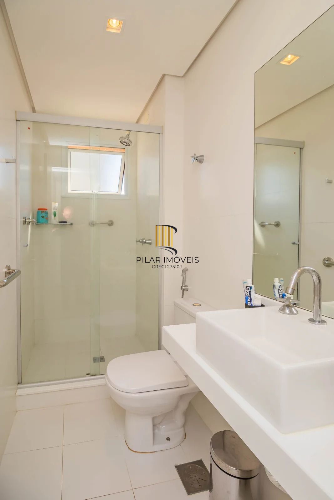 3 quartos, suíte e churrasqueira - Prox ao Hospital Conceição