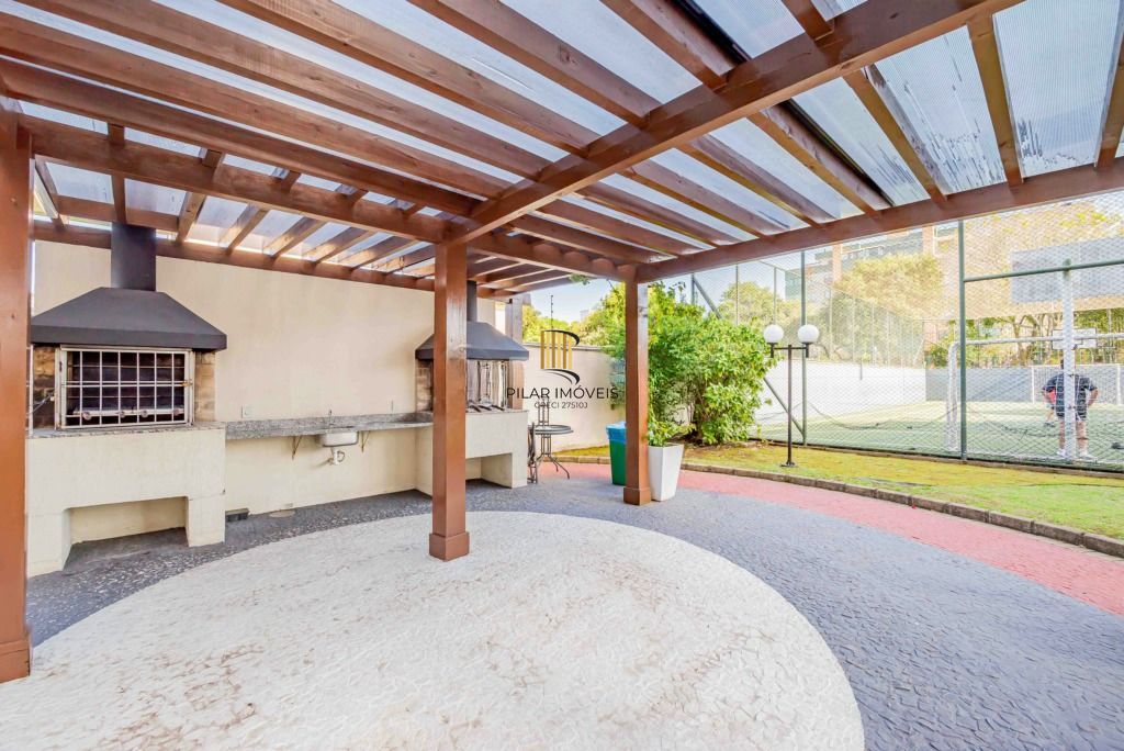 Apartamento semi-mobiliado com suíte e infraestrutura completa