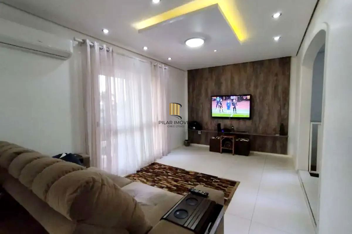 Sobrado com suíte, piscina e espaço gourmet no Jardim Sabará