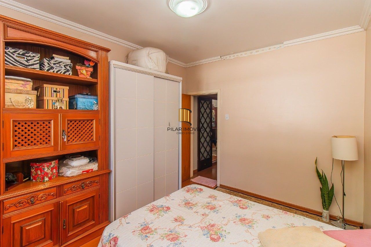 Casa ampla com pátio, edícula e terraço – Vila Ipiranga, Porto Alegre