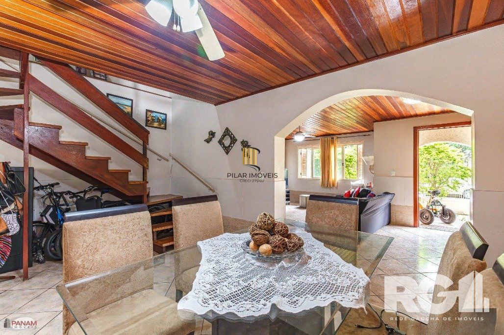 Casa 5 dormitórios no bairro Jardim Itu